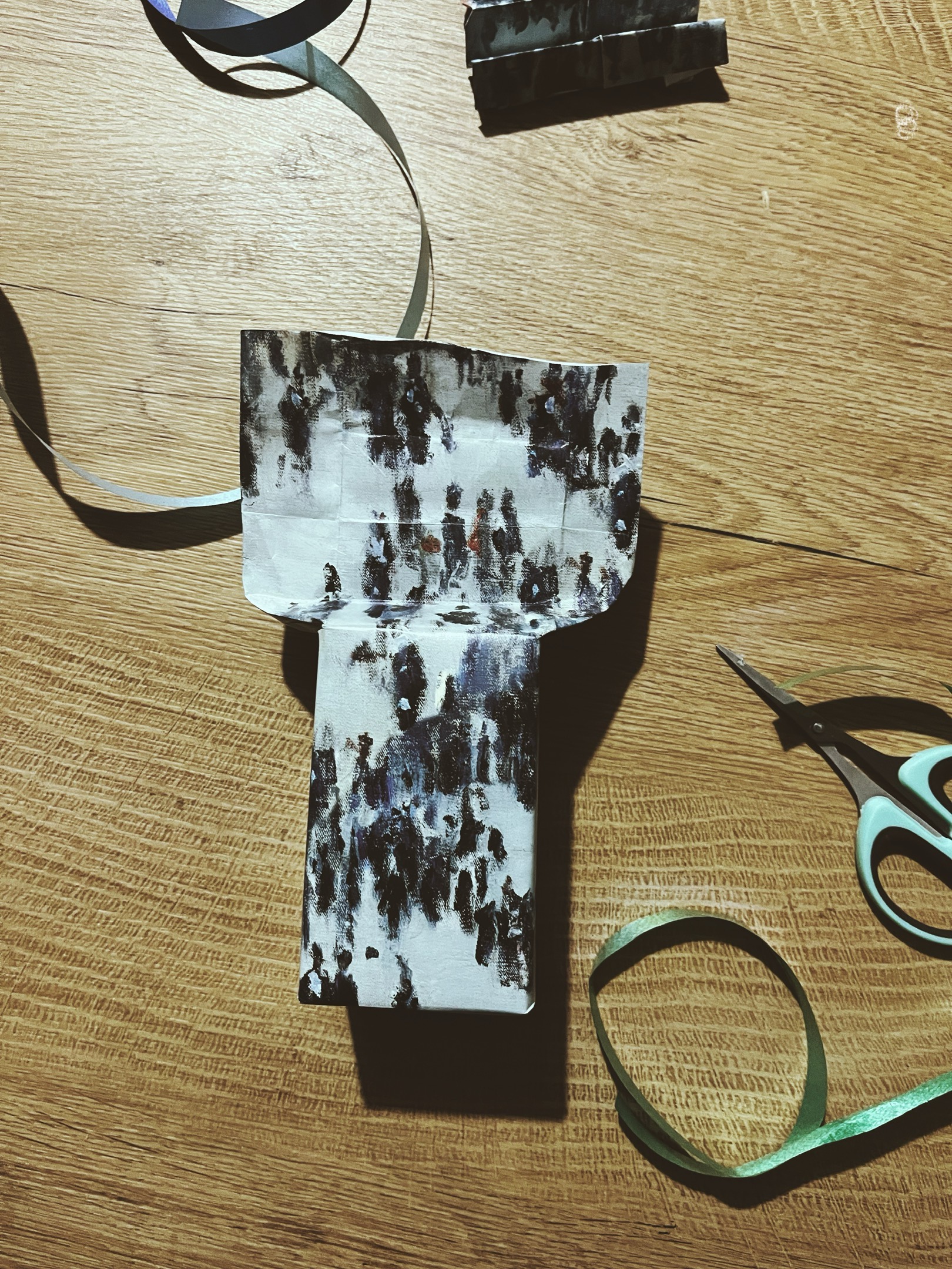 Balení krabičky – příprava na stužku